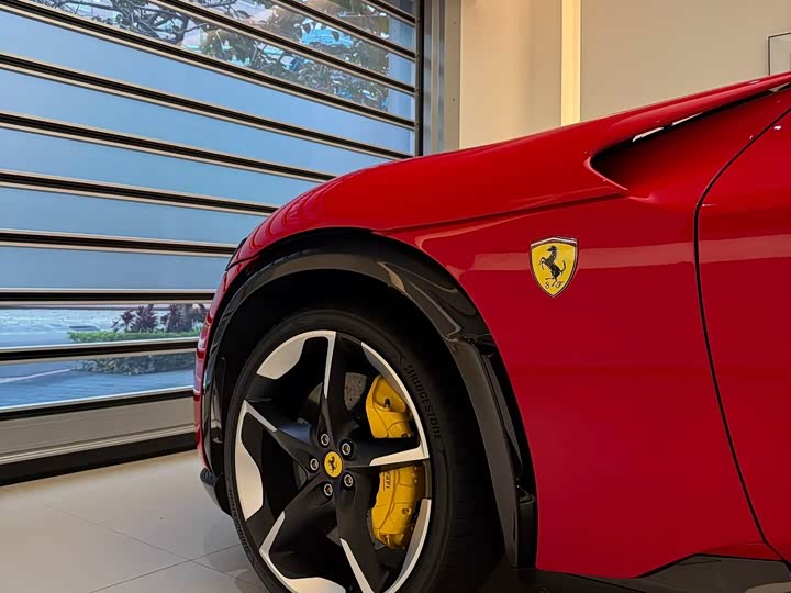 Фото 3 - Ferrari Purosangue