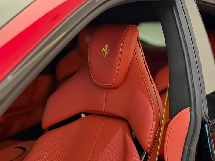 Фото 4 - Ferrari Purosangue