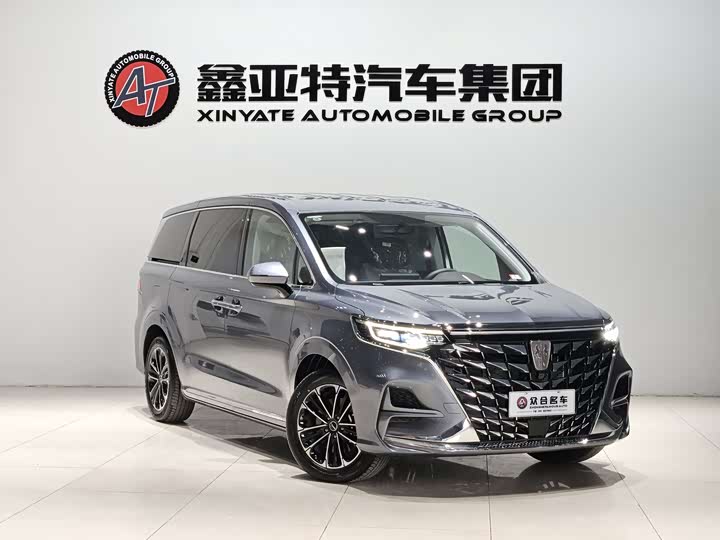 Фото 2 - Roewe iMax 8