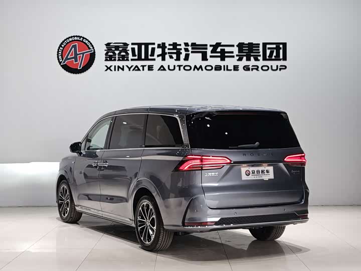 Фото 4 - Roewe iMax 8