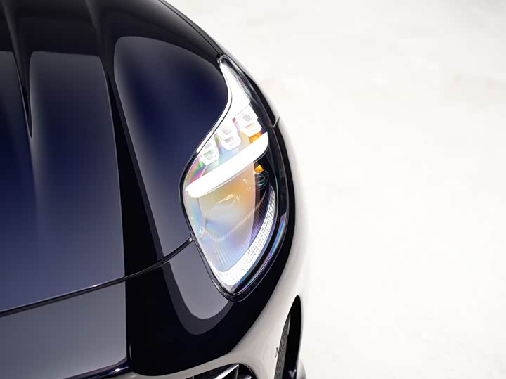 Фото 7 - Aston Martin DB12