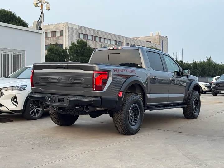 Фото 4 - Ford F-150 Raptor