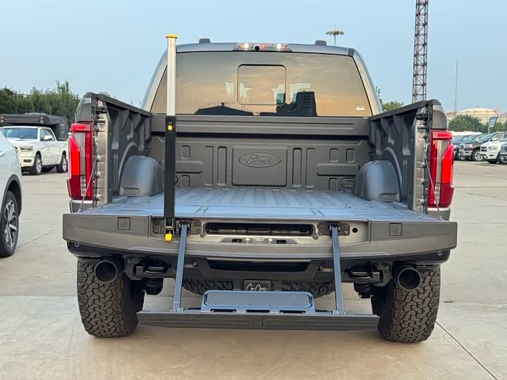 Фото 7 - Ford F-150 Raptor