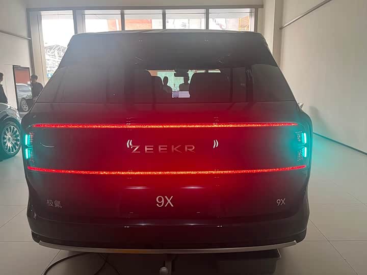 Фото 4 - Zeekr 9X
