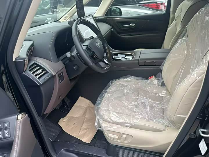 Фото 10 - Toyota Alphard