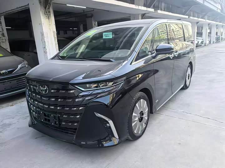 Фото 3 - Toyota Alphard