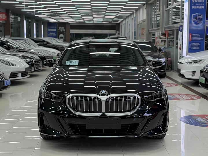 Фото 2 - BMW 5 Series