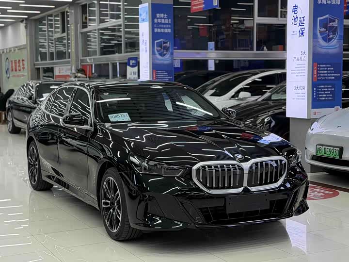 Фото 3 - BMW 5 Series