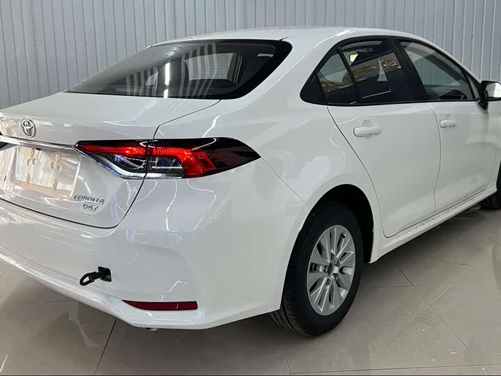 Фото 6 - Toyota Corolla