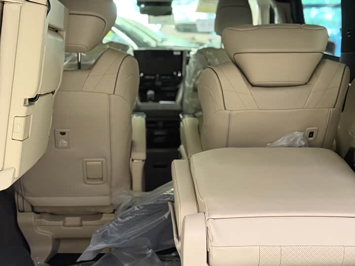 Фото 9 - Toyota Vellfire