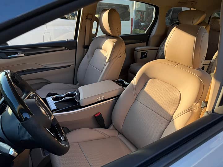 Фото 5 - Buick GL8 ES