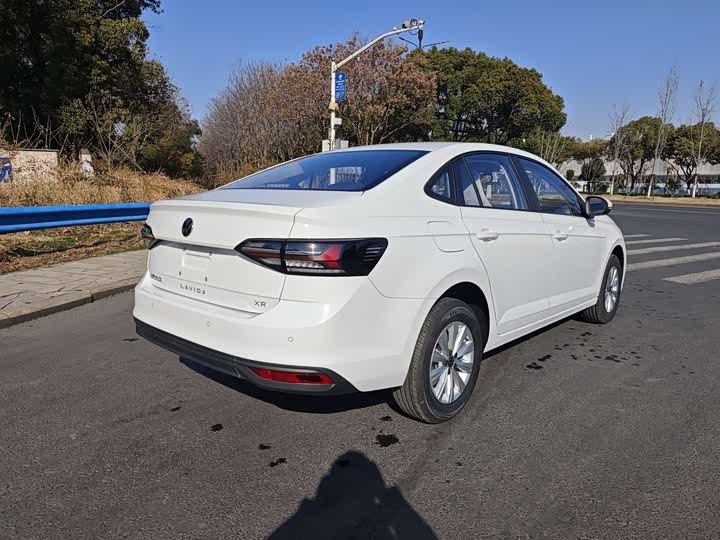 Фото 7 - Volkswagen Lavida