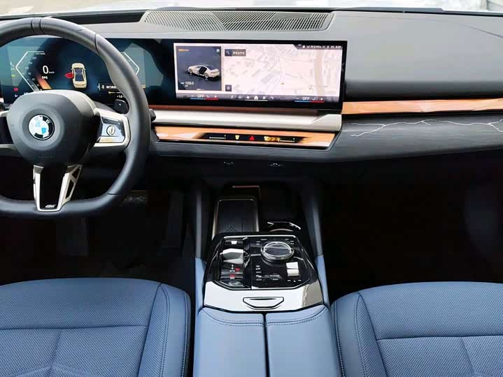 Фото 9 - BMW 5 Series