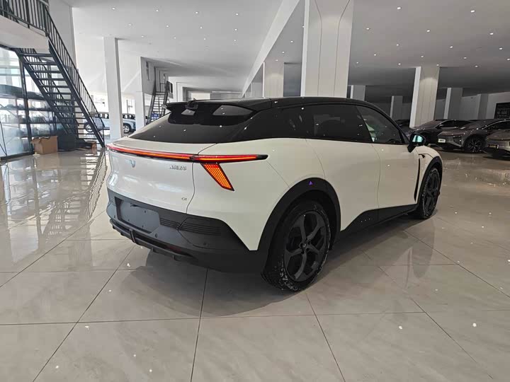 Фото 4 - Geely Jiyue 01