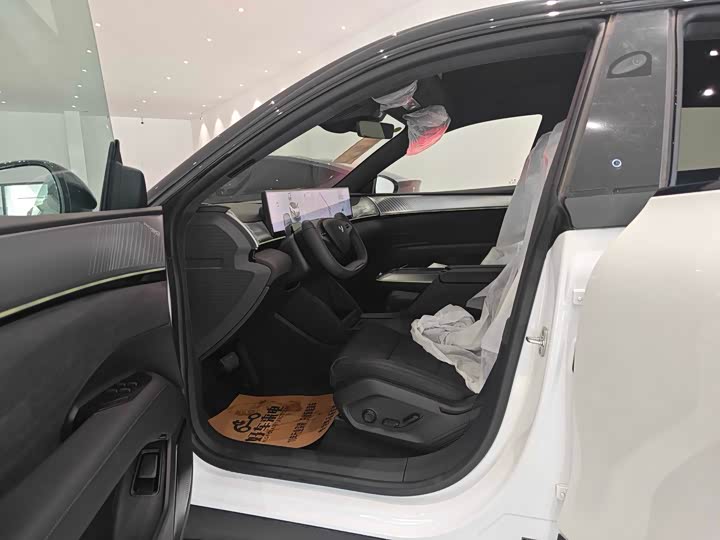 Фото 7 - Geely Jiyue 01