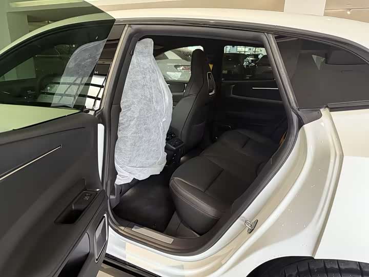 Фото 5 - Polestar 4