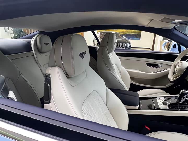 Фото 3 - Bentley Continental GT Hybrid