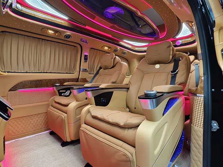 Фото 3 - Mercedes-Benz V-Class