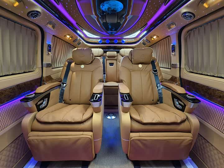 Фото 4 - Mercedes-Benz V-Class