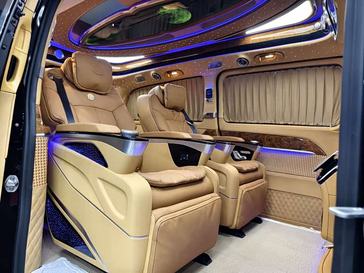 Фото 6 - Mercedes-Benz V-Class