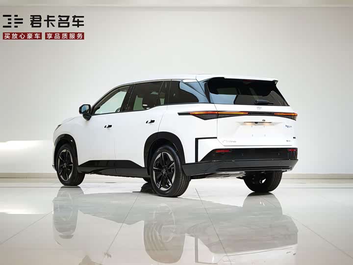 Фото 5 - Toyota bZ3X