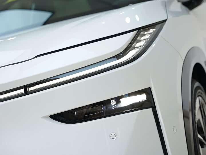 Фото 8 - Toyota bZ3X