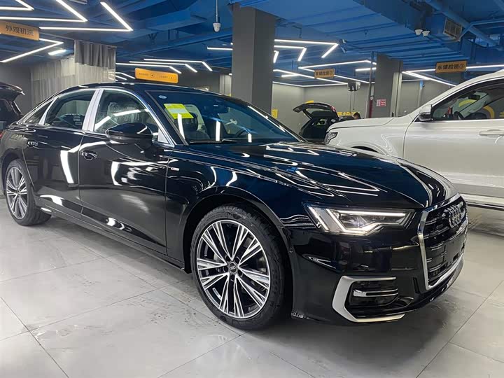 Фото 2 - Audi A6L