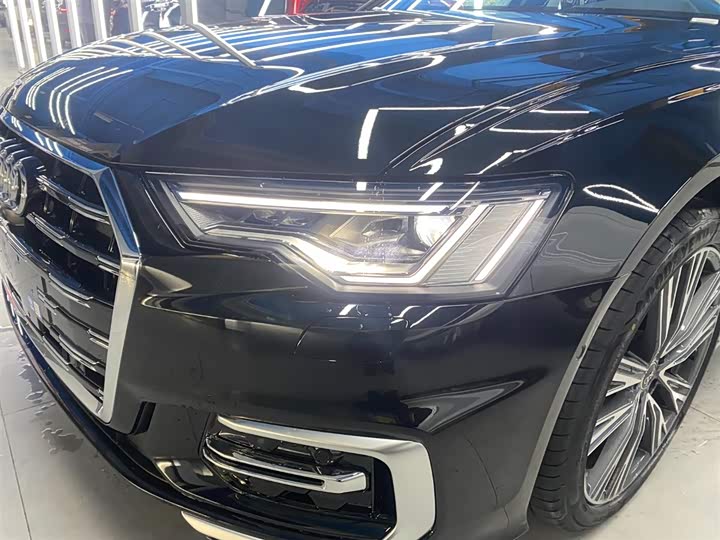 Фото 4 - Audi A6L