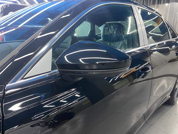 Фото 5 - Audi A6L