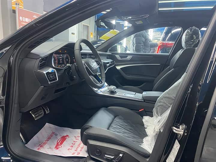 Фото 7 - Audi A6L