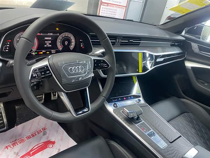 Фото 8 - Audi A6L