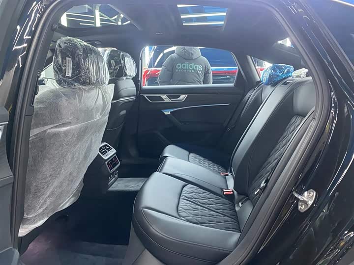 Фото 9 - Audi A6L