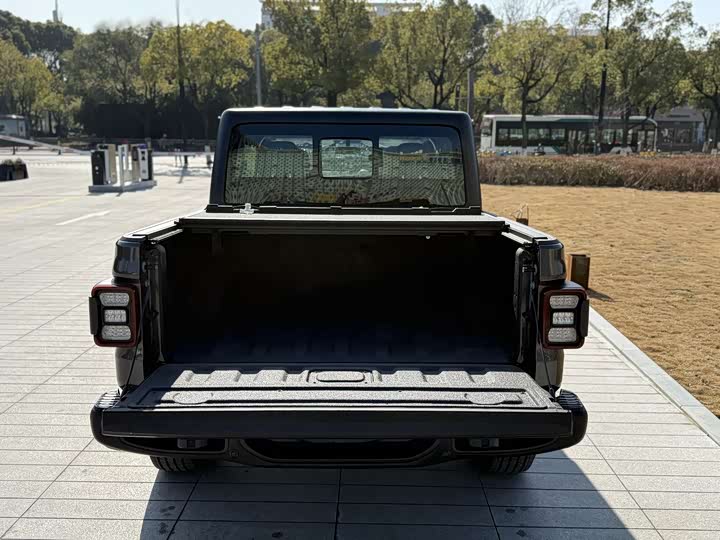 Фото 9 - Jeep Gladiator