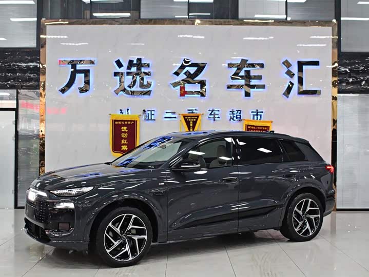 Фото 1 - Audi Q6L e-tron