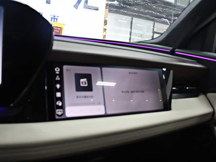 Фото 9 - Audi Q6L e-tron