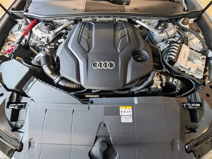 Фото 2 - Audi A6