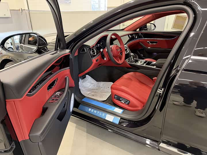 Фото 3 - Bentley Flying Spur Hybrid