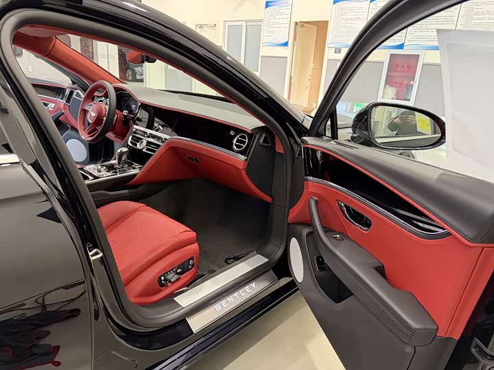 Фото 5 - Bentley Flying Spur Hybrid