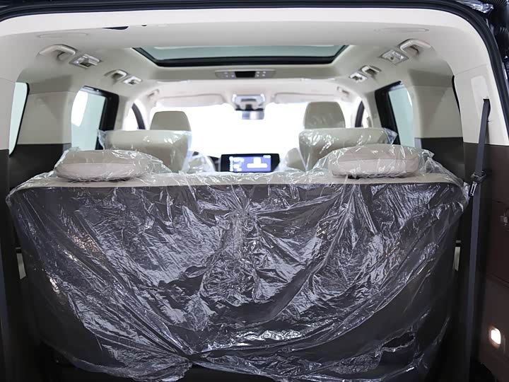 Фото 13 - Bestune M9