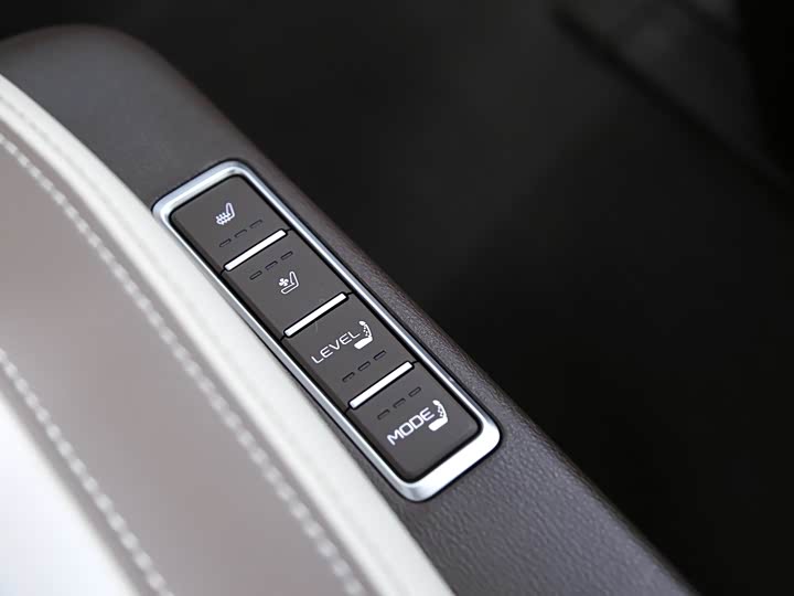 Фото 15 - Bestune M9