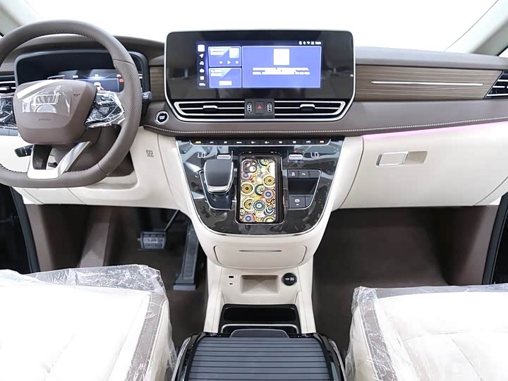 Фото 7 - Bestune M9