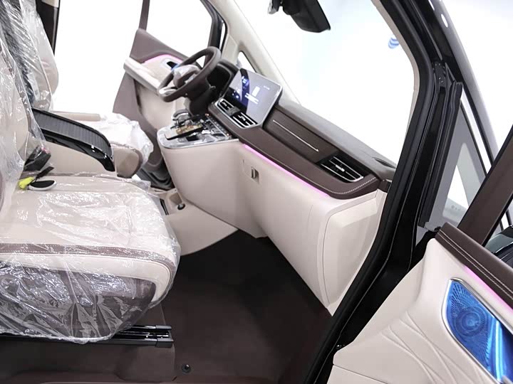 Фото 8 - Bestune M9