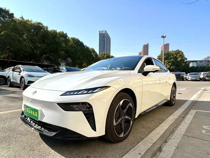 Фото 1 - Dongfeng Yipai eπ 007