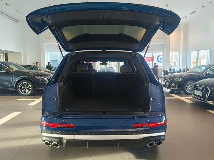 Фото 9 - Audi SQ7