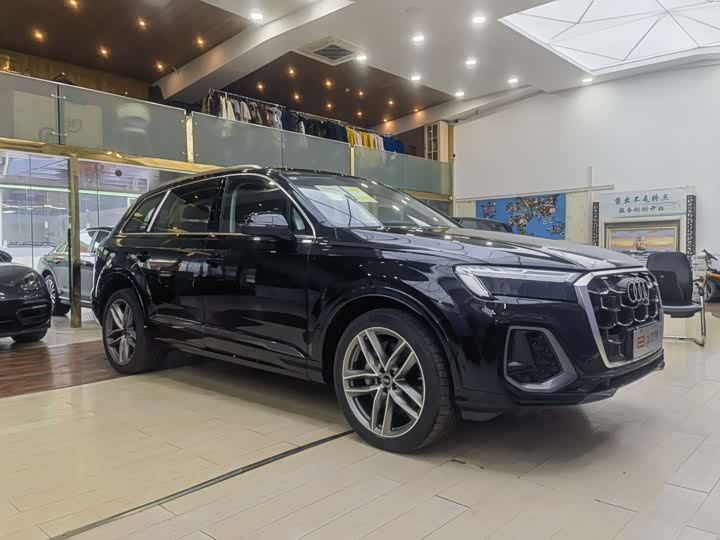 Фото 3 - Audi Q7