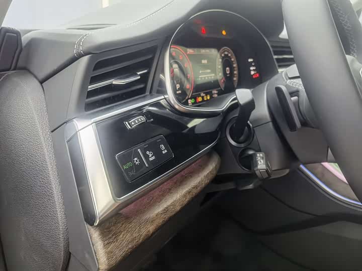 Фото 6 - Audi Q7