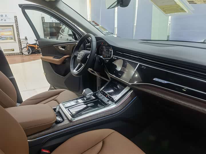 Фото 7 - Audi Q7