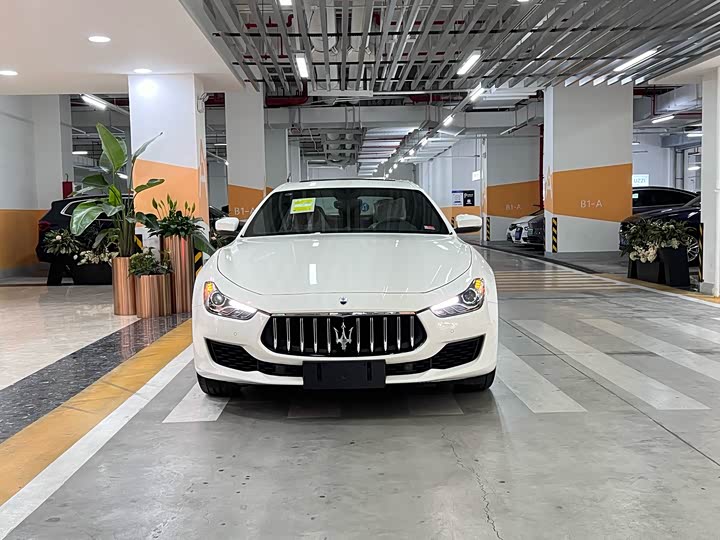 Фото 2 - Maserati Ghibli