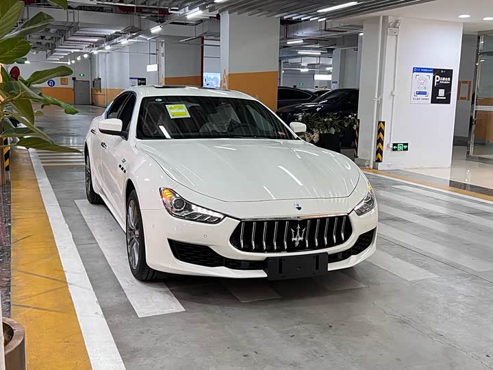 Фото 3 - Maserati Ghibli