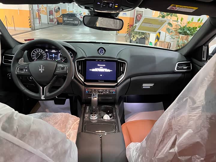 Фото 9 - Maserati Ghibli